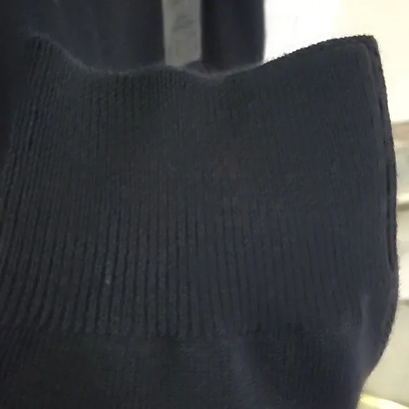 Claiborne Blue Sweater - Picture 2 of 13